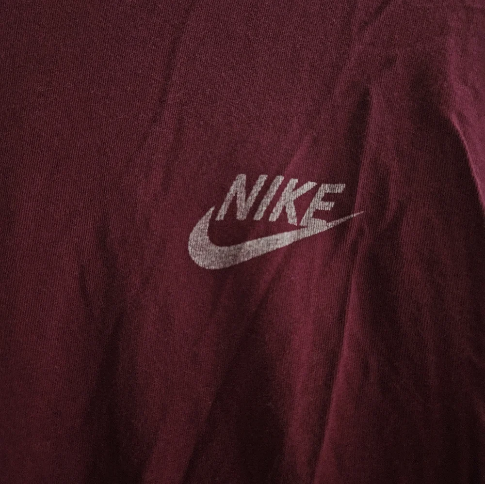 Vintage Nike Burgandy Men's T-shirt Size XL - Picture 2 of 6